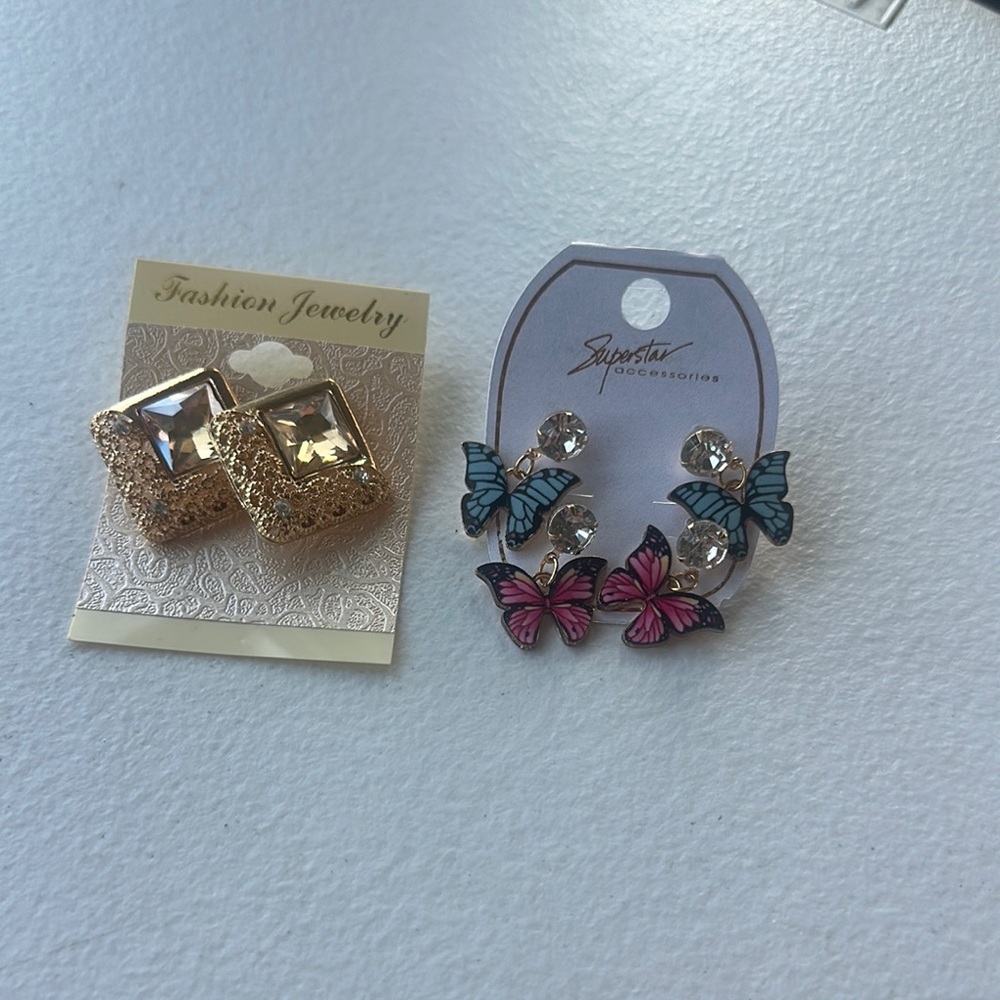 NEW Gold and Butterfly Earrings Set